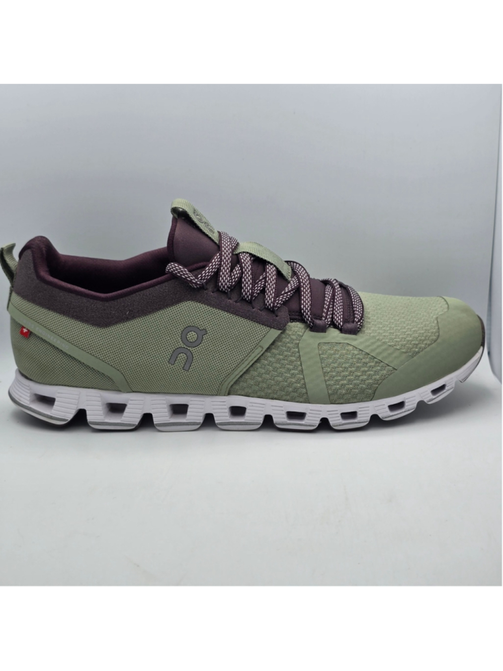 Women's On Running Cloud Sneakers Green and Purple 9.5 women's